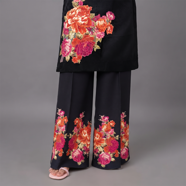 Noir Blossom Elegance Ensemble