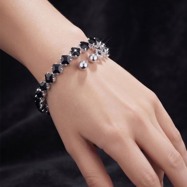 Orenoor Black Geometric Bracelet