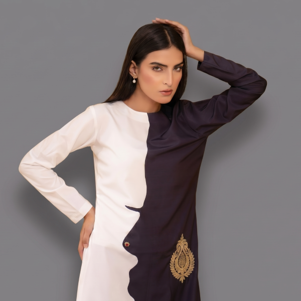 Monochrome Illusion Color-Blocked Abaya Gown with Zari Emblem