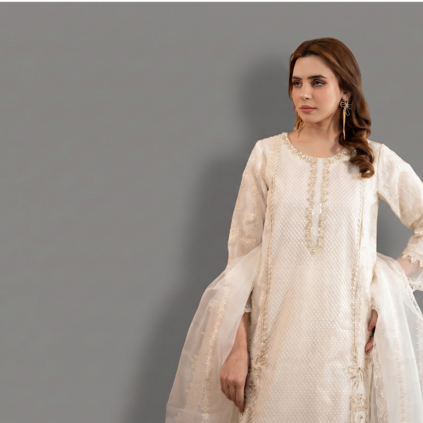 Ivory Grace elegant 3-piece festive