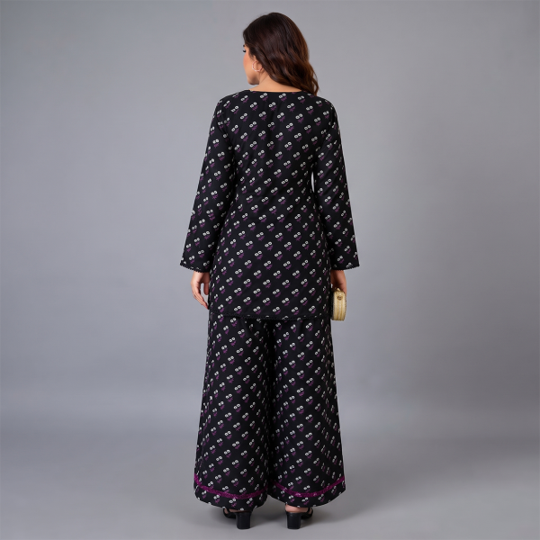 Title: Black Floral Printed  Suit