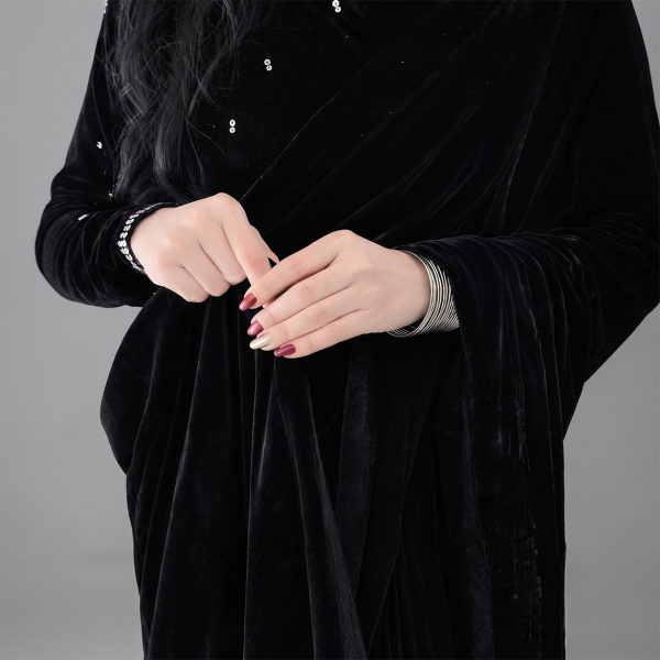Midnight Noir Velvet Drape Saree