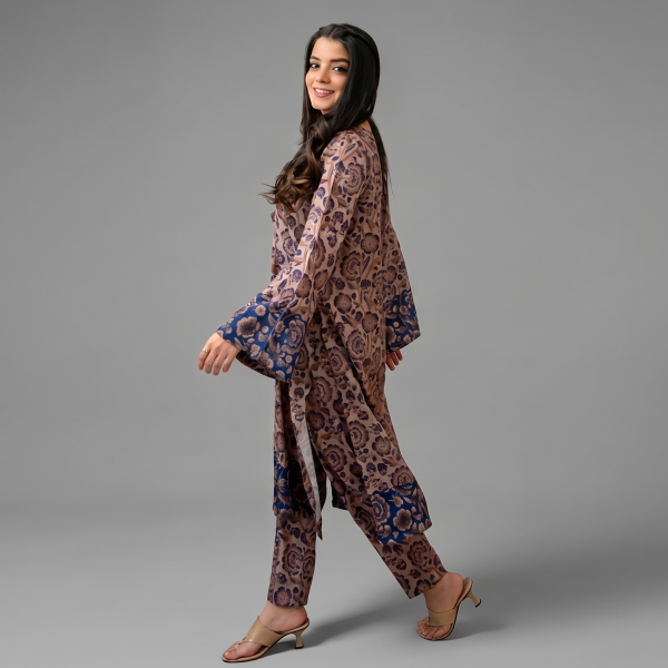 Sophisticated Floral Print Kurta with Contrasting Cuffs