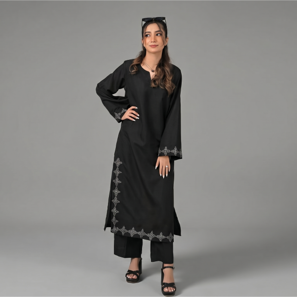 Elegant Embroidered Black Abaya with Minimalist Wide-Sleeve Detail